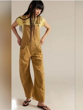 We The Free Good Luck Barrel
Overalls, NWOT